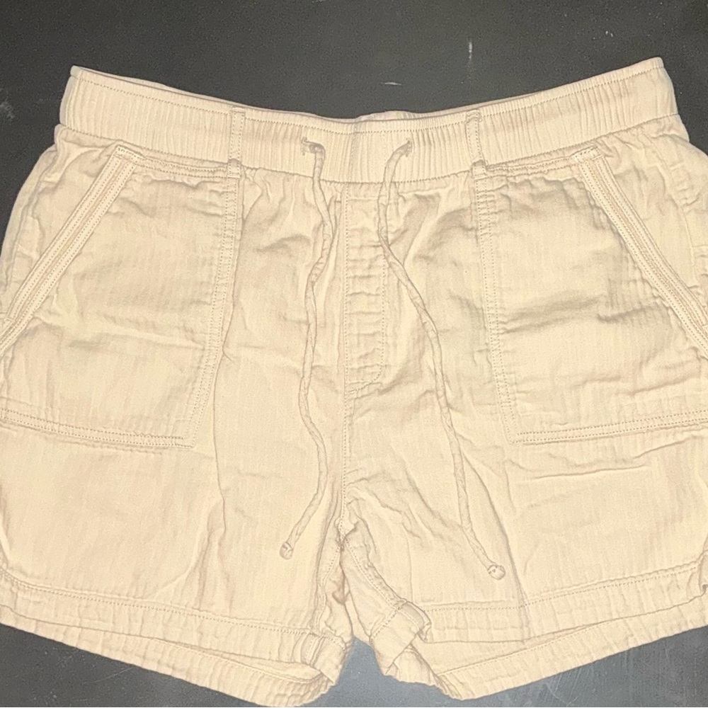 Old Navy High Waist Cream Utility Shorts